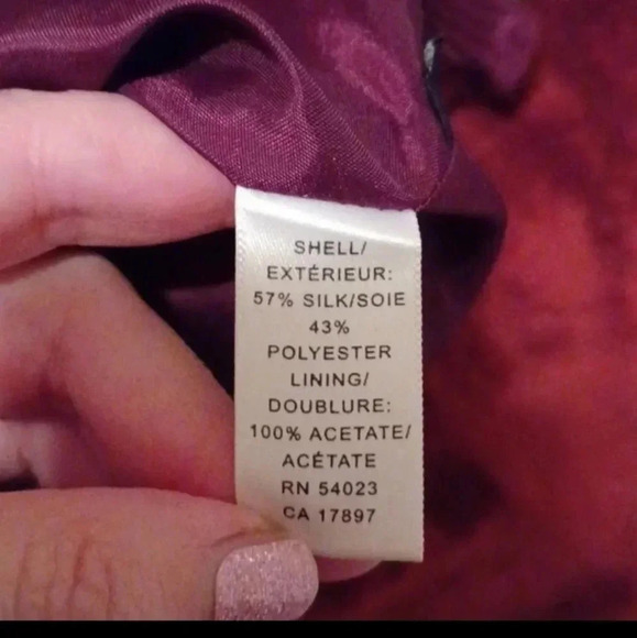 🌹Silky,  Burgundy color skirt from Banana Republic - Picture 8 of 12